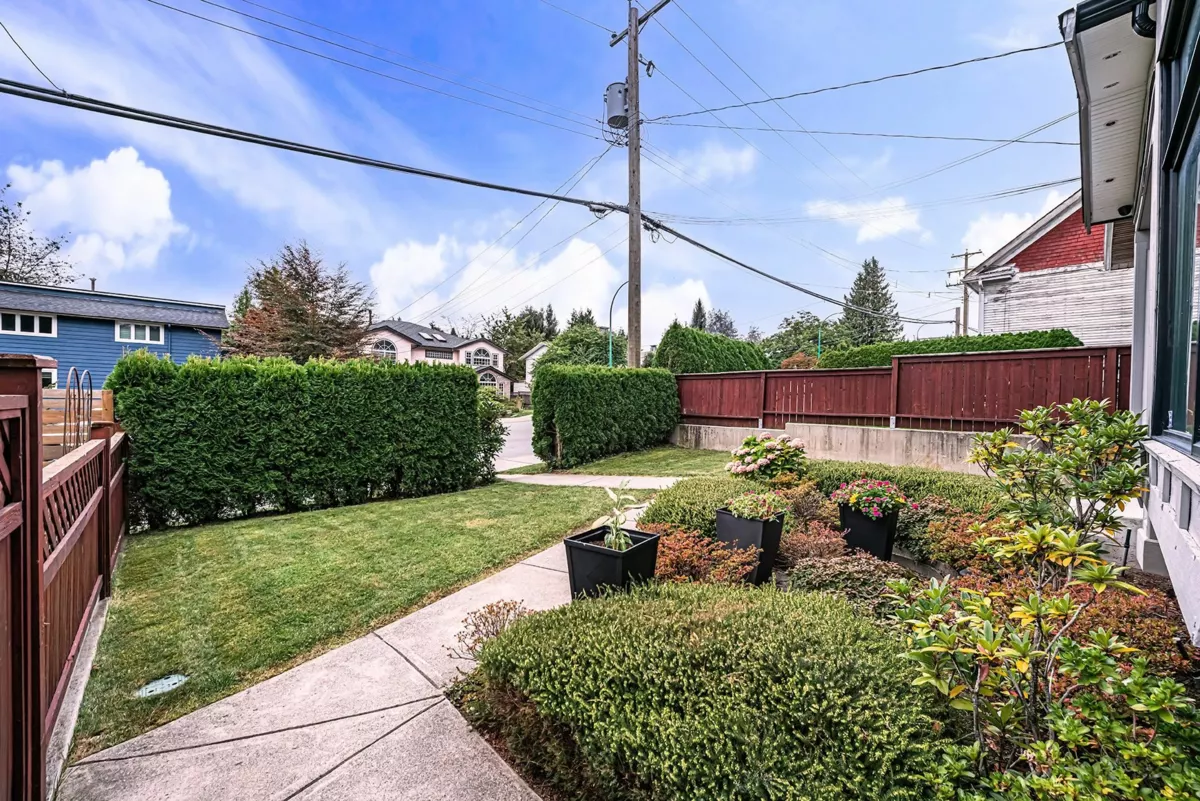 Living Room Photo of 1370 Ross Road, North Vancouver, BC