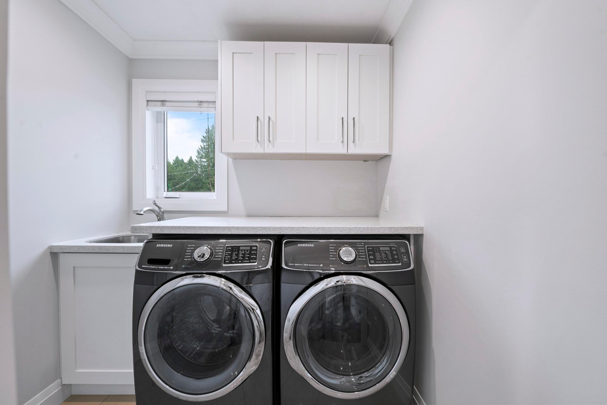 Mudroom Photo of 1370 Ross Road, North Vancouver, BC