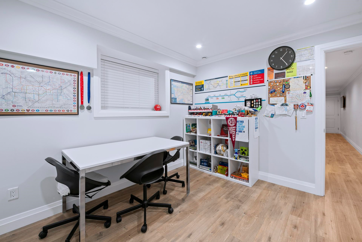 Outdoor Deck Photo of 1370 Ross Road, North Vancouver, BC