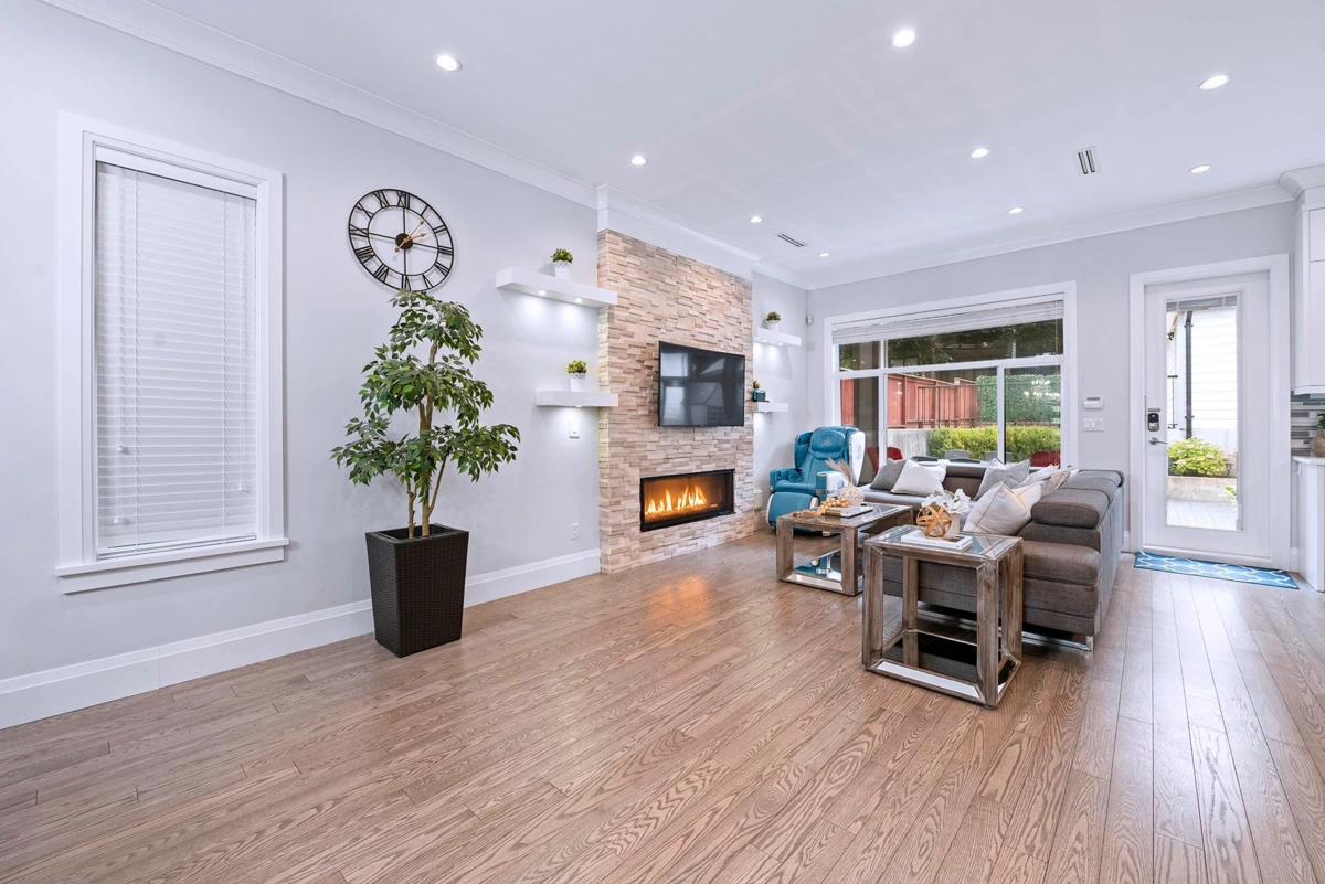 Walk-In Closet Photo of 1370 Ross Road, North Vancouver, BC