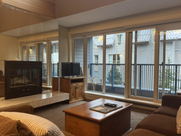 207/307 4321 Village Gate (Week 29) Boulevard, Whistler, BC, Whistler — Apartment/Condo for sale