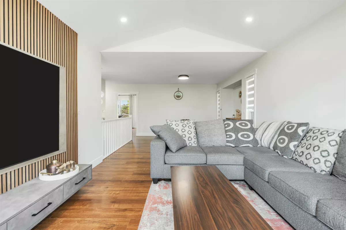Dining Area Photo of 27895 Junction Avenue, Abbotsford, BC