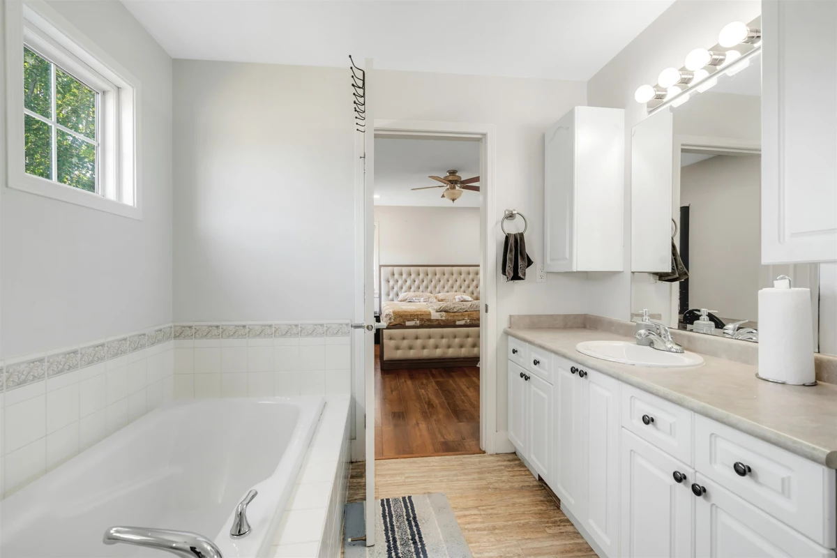 Garage Interior Photo of 27895 Junction Avenue, Abbotsford, BC