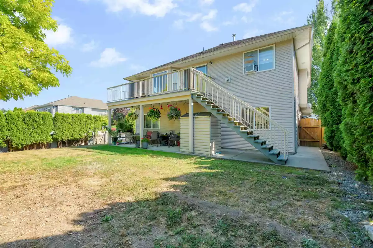 Hot Tub / Spa Photo of 27895 Junction Avenue, Abbotsford, BC