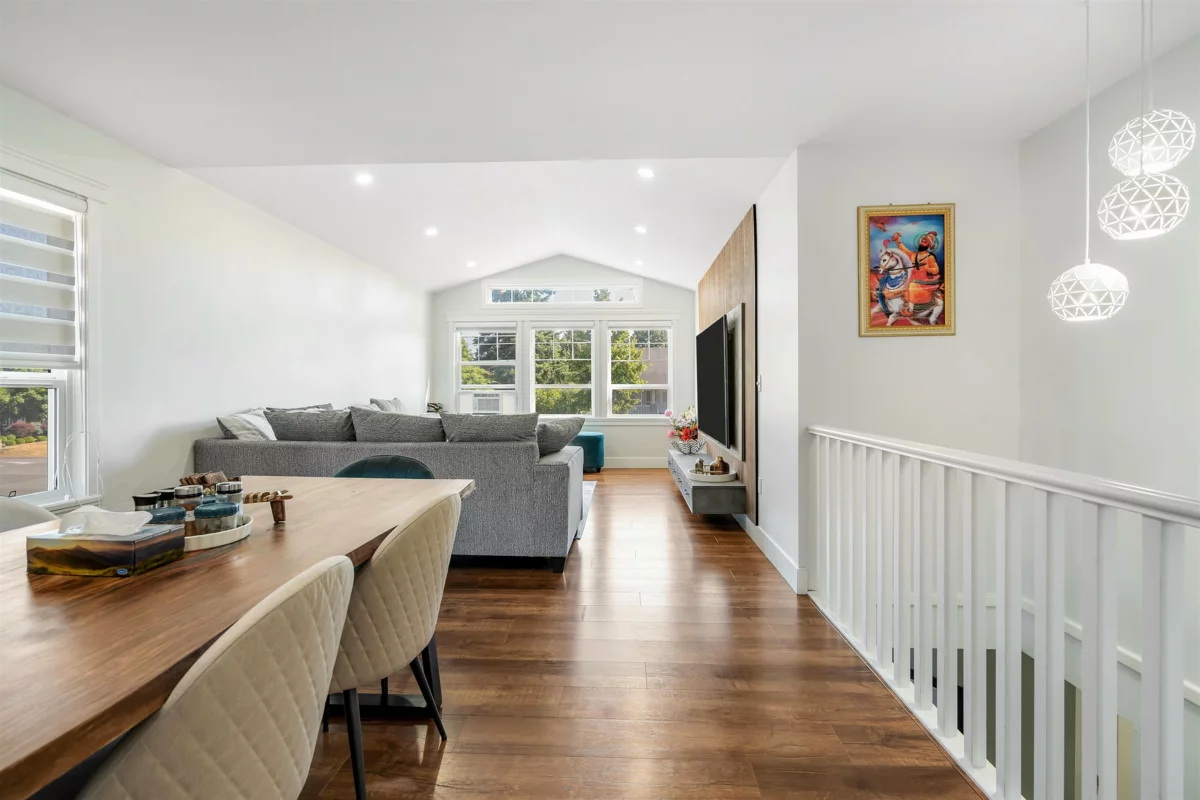 Kitchen Island Photo of 27895 Junction Avenue, Abbotsford, BC