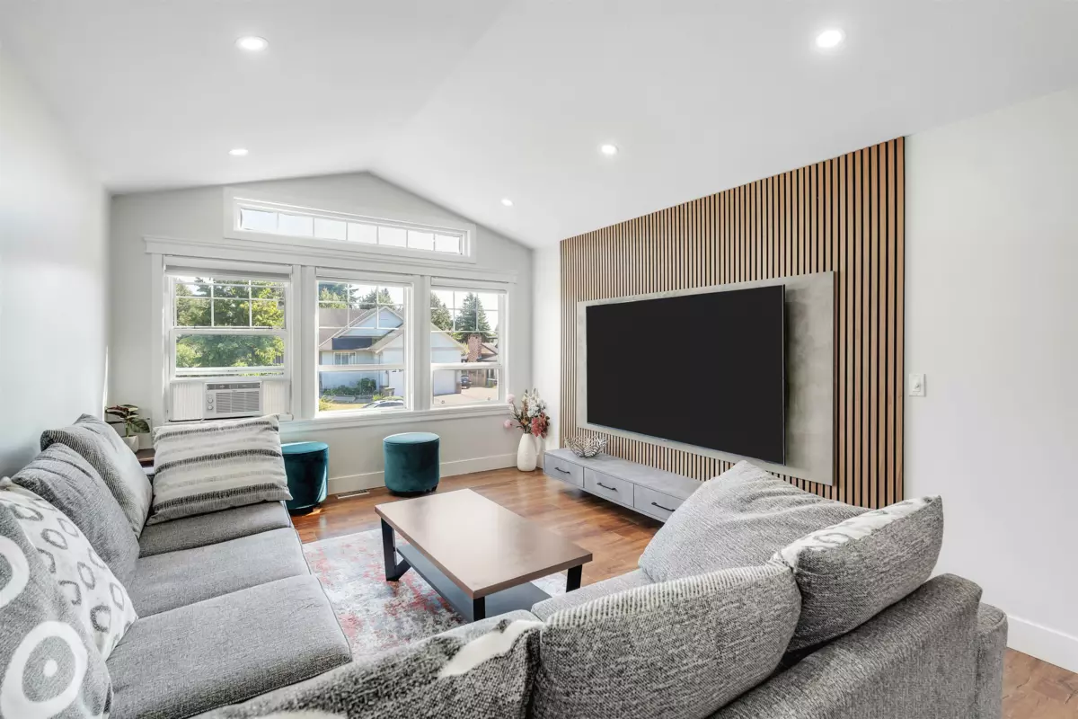 Kitchen Photo of 27895 Junction Avenue, Abbotsford, BC