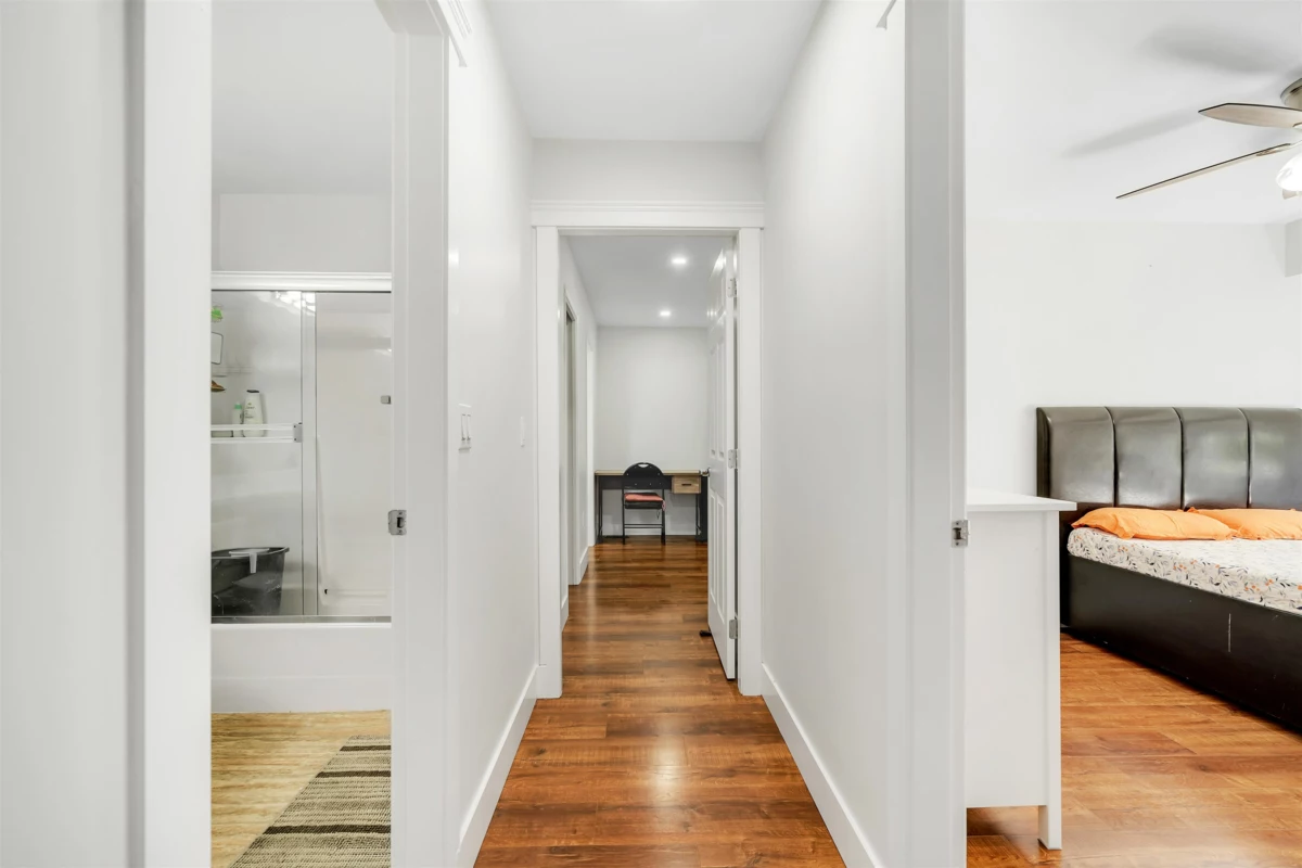 Powder Room Photo of 27895 Junction Avenue, Abbotsford, BC