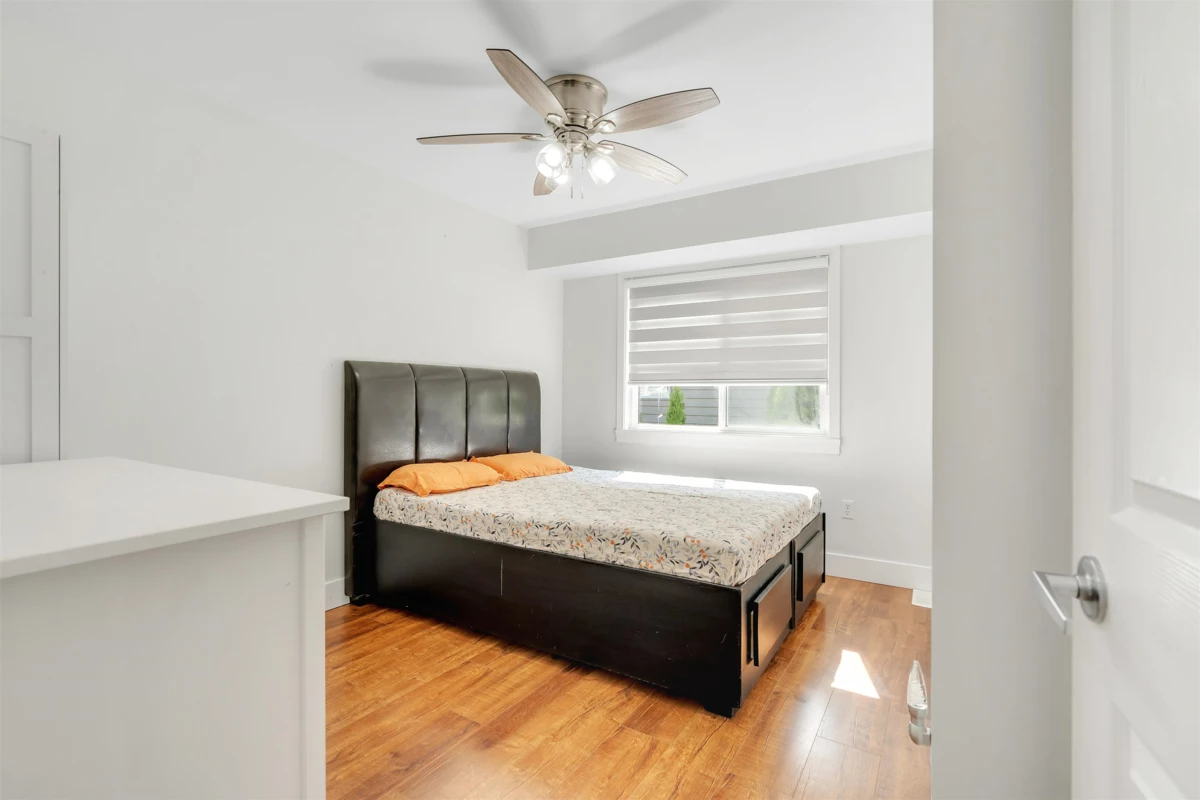 Primary Bathroom Photo of 27895 Junction Avenue, Abbotsford, BC