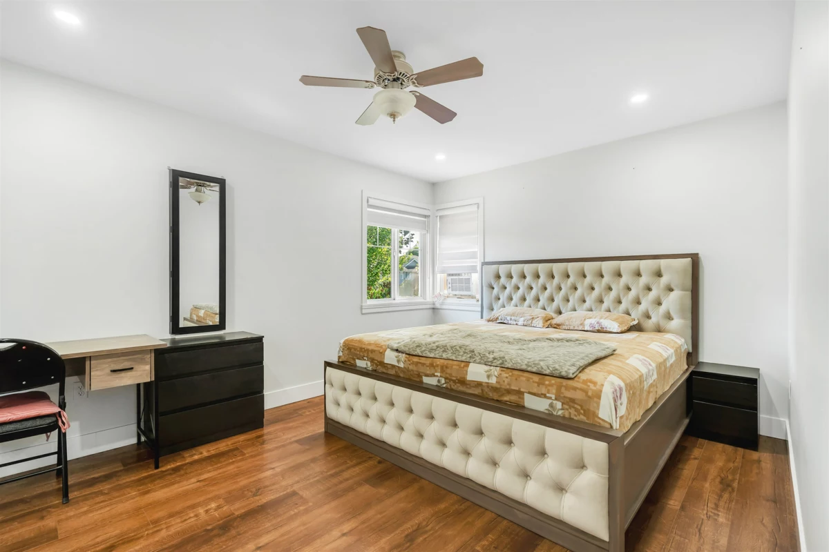 Walk-In Closet Photo of 27895 Junction Avenue, Abbotsford, BC