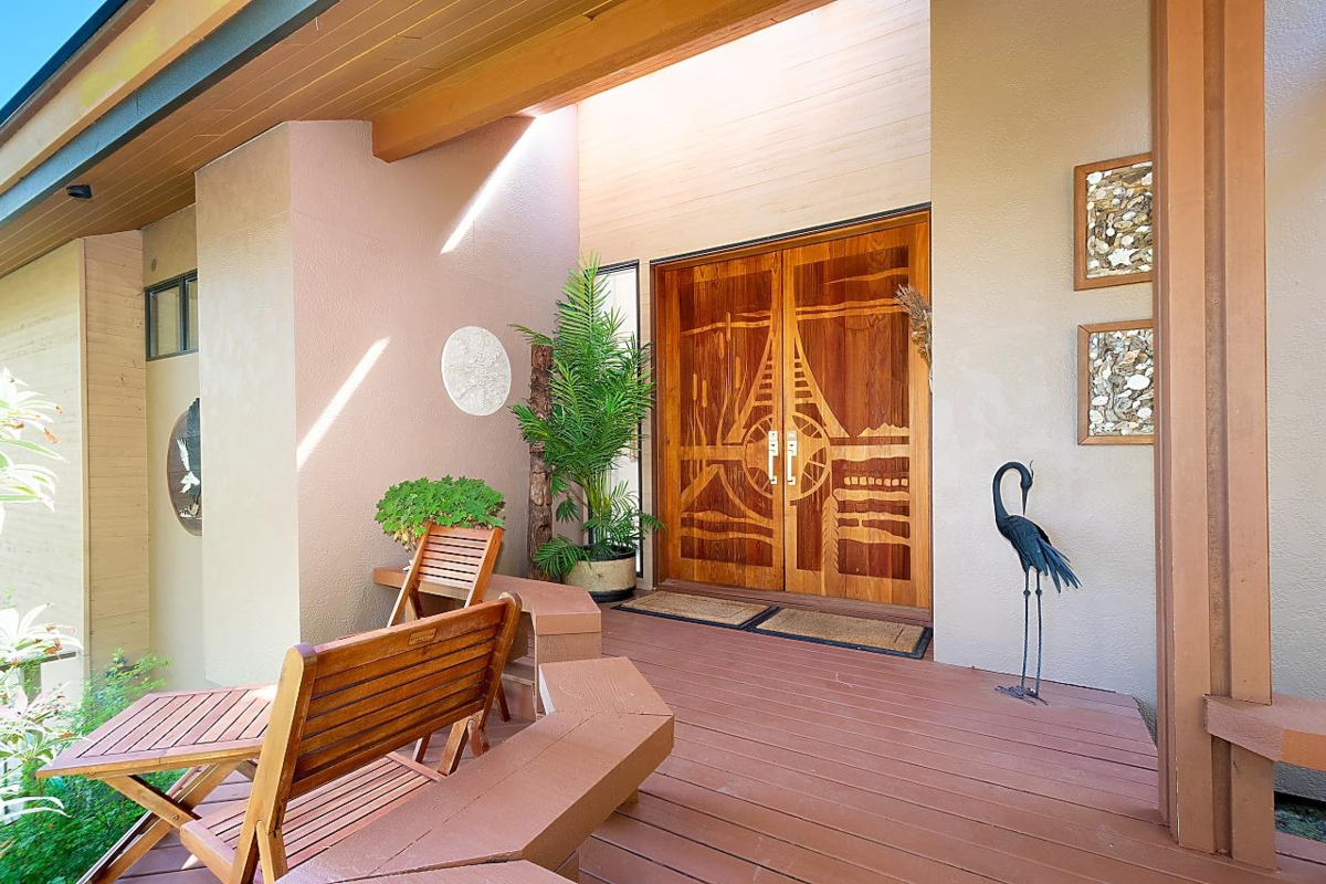 Dining Area Photo of 941 Valhalla Place, Bowen Island, BC