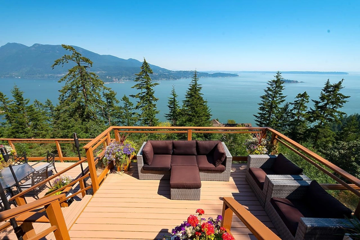 Guest Bathroom Photo of 941 Valhalla Place, Bowen Island, BC