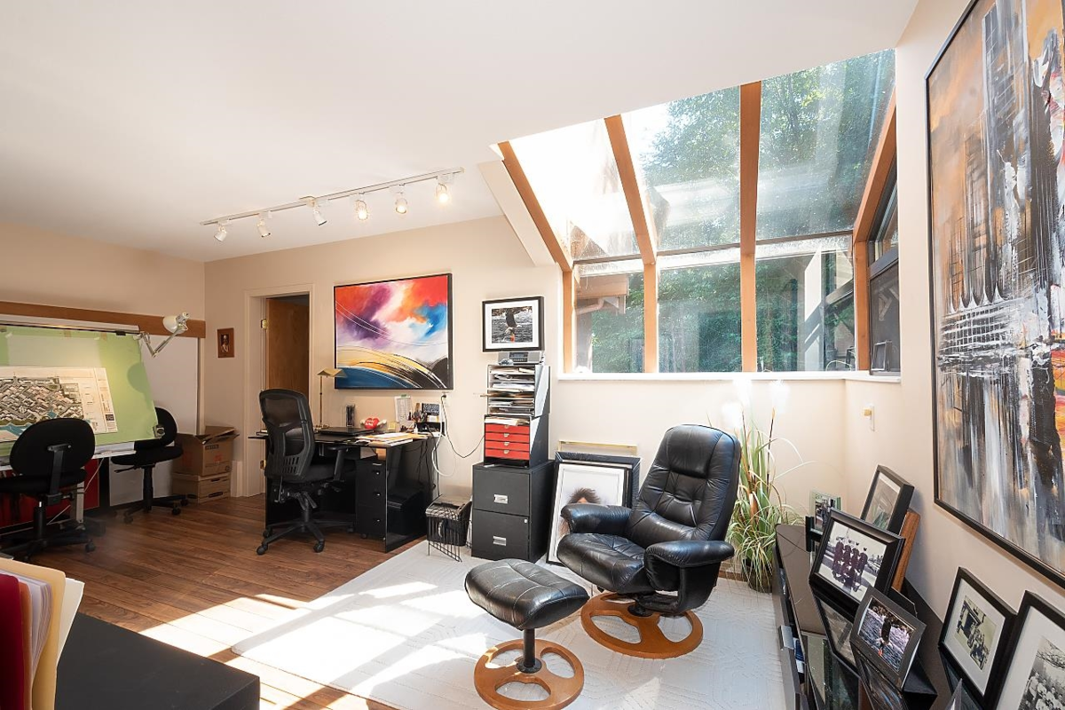 Outdoor Patio Photo of 941 Valhalla Place, Bowen Island, BC