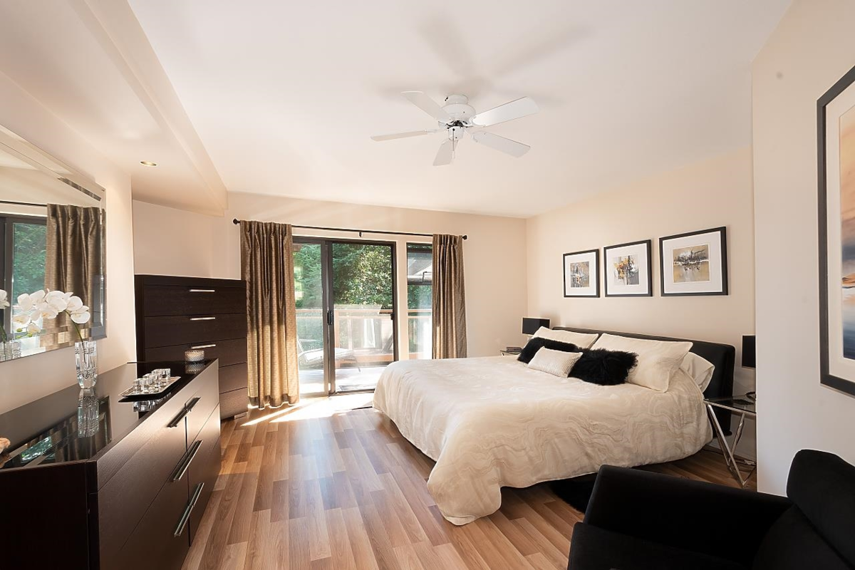 Staircase Photo of 941 Valhalla Place, Bowen Island, BC