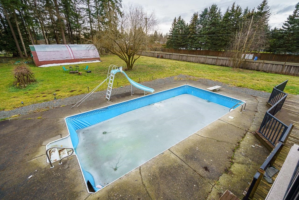 Basement Recreation Room Photo of 25016 59 Avenue, Langley, BC