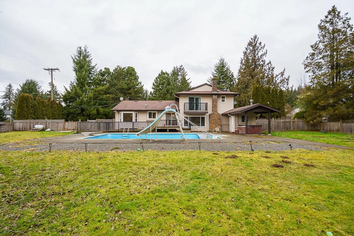 Community Amenities Photo (Clubhouse) of 25016 59 Avenue, Langley, BC