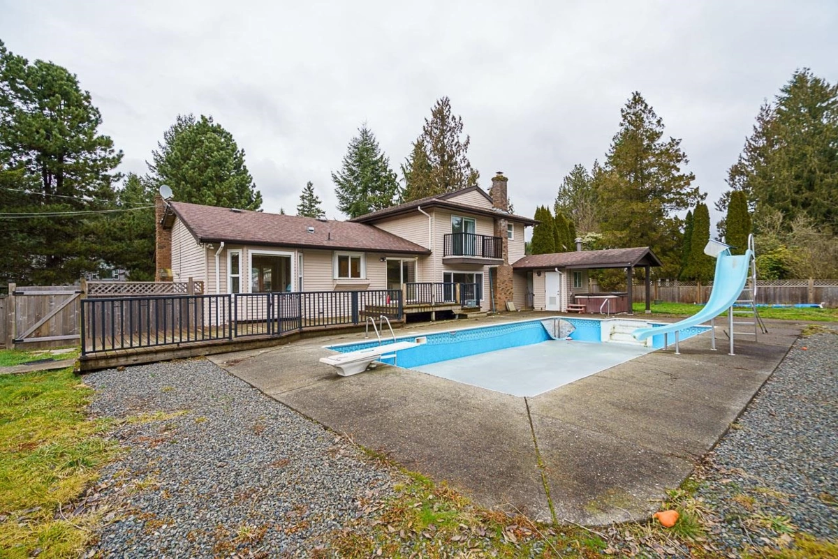 Fitness Center Photo Near 25016 59 Avenue, Langley, BC