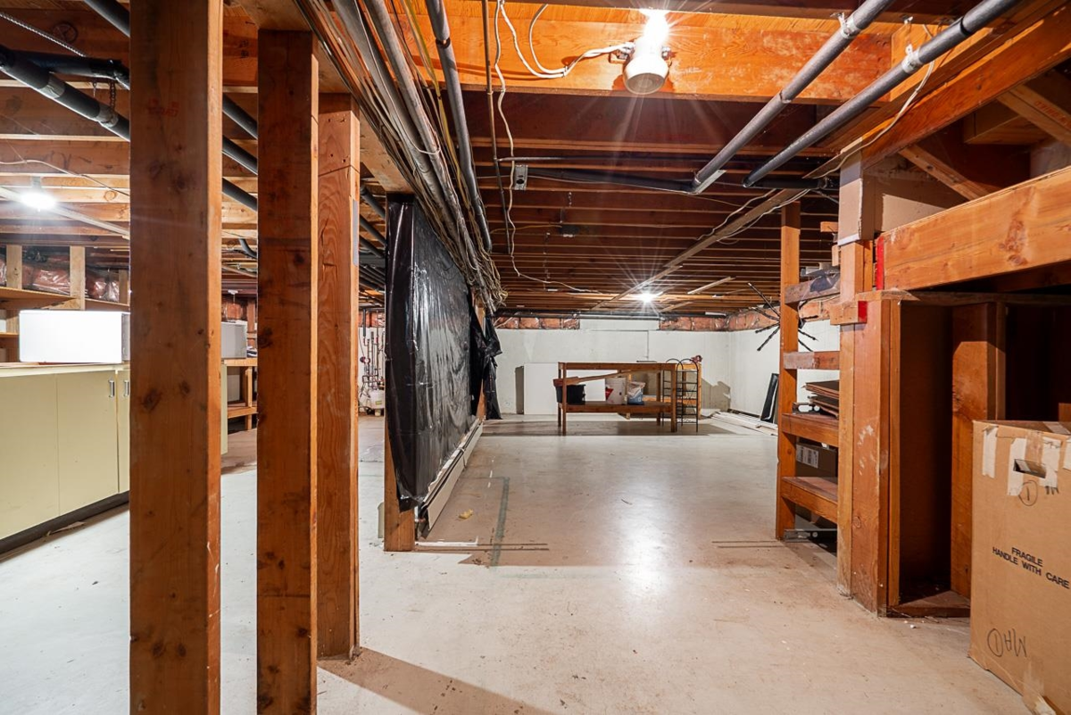 Front Yard Photo of 25016 59 Avenue, Langley, BC