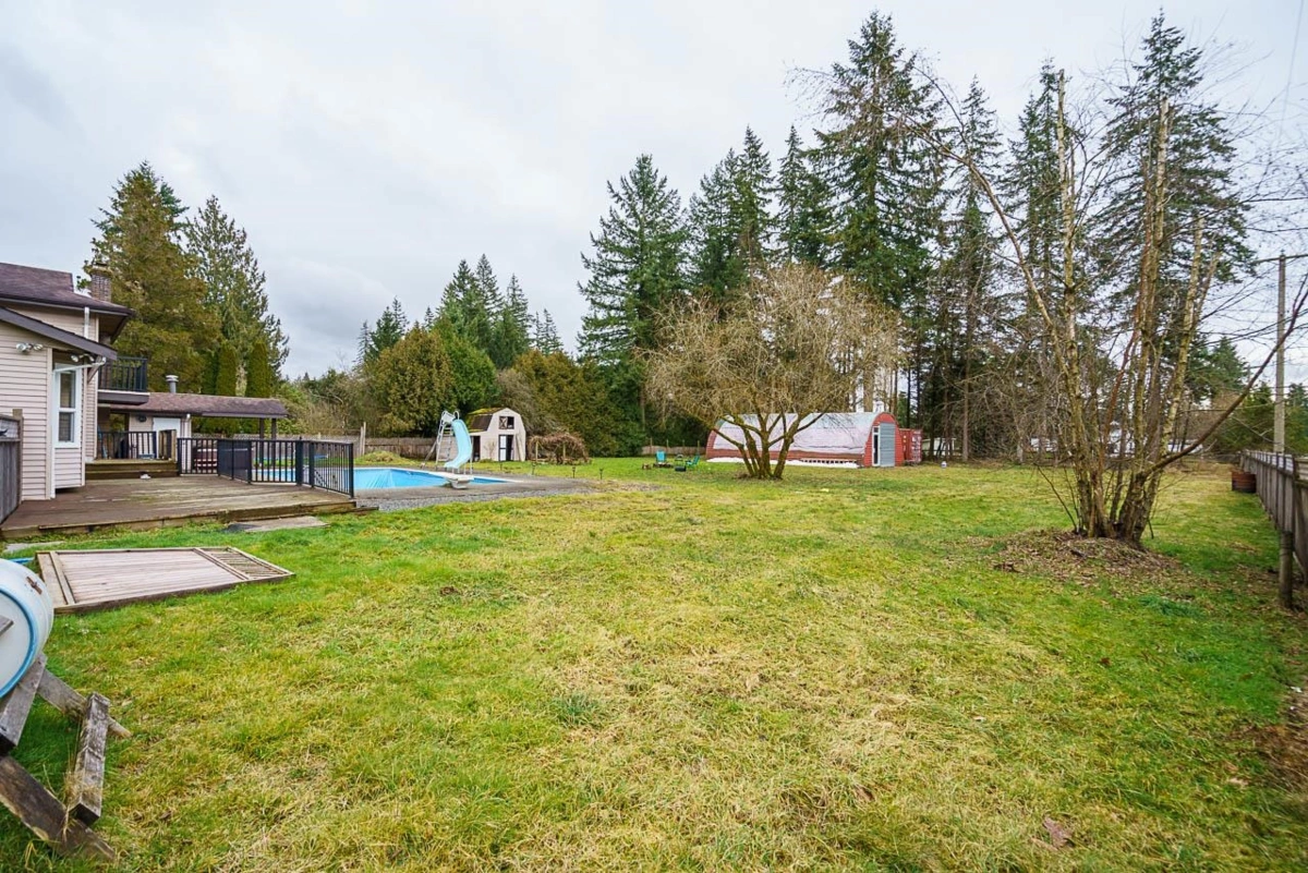 Hot Tub / Spa Photo of 25016 59 Avenue, Langley, BC
