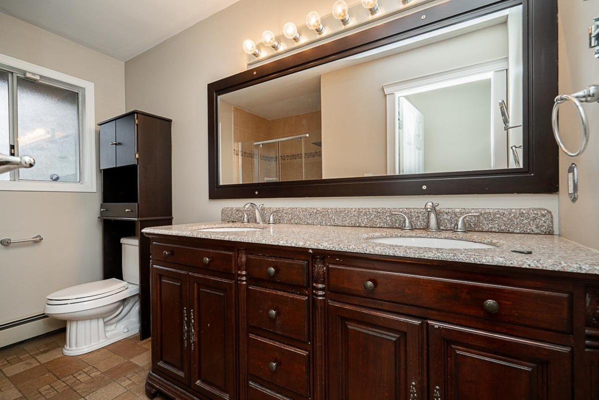 Laundry Room Photo of 25016 59 Avenue, Langley, BC