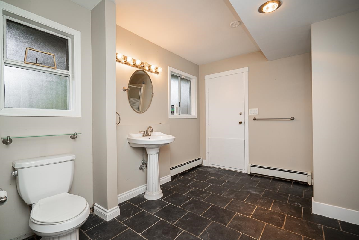 Outdoor Deck Photo of 25016 59 Avenue, Langley, BC