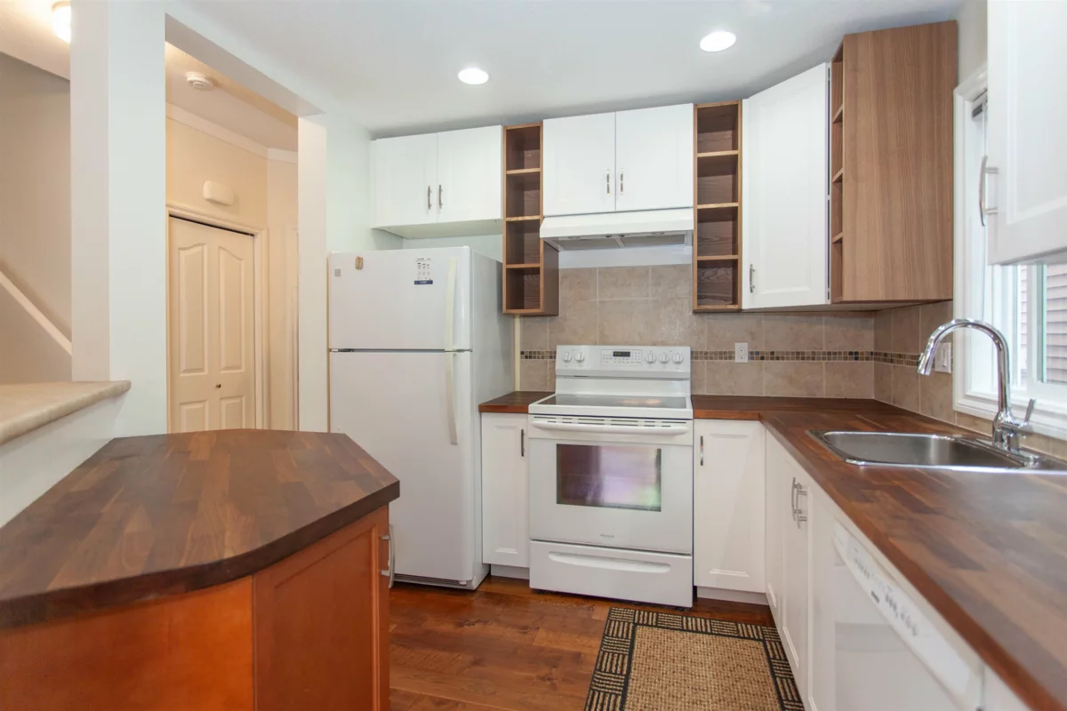 Kitchen Photo of 8 7519 Morrow Road, Agassiz, BC