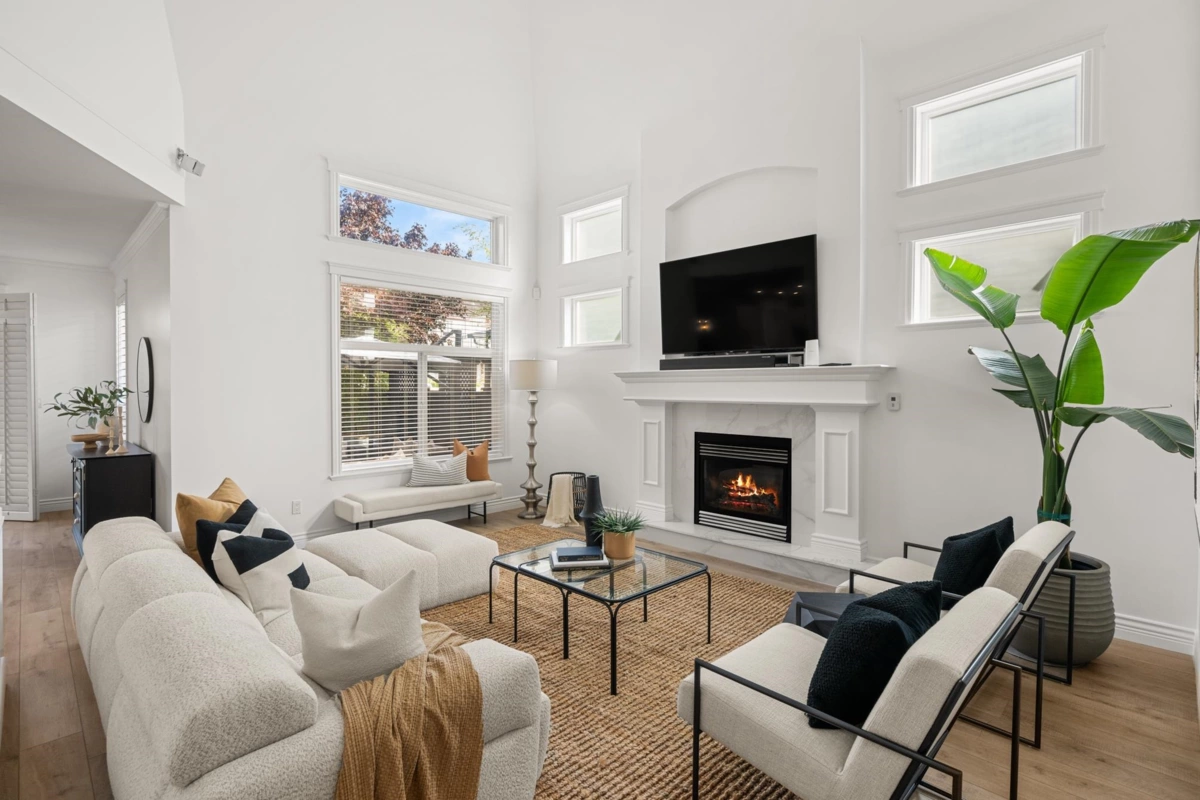 Dining Area Photo of 18667 63a Avenue, Surrey, BC