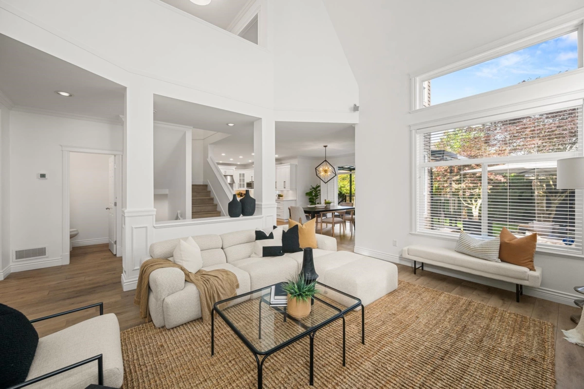 Kitchen Island Photo of 18667 63a Avenue, Surrey, BC