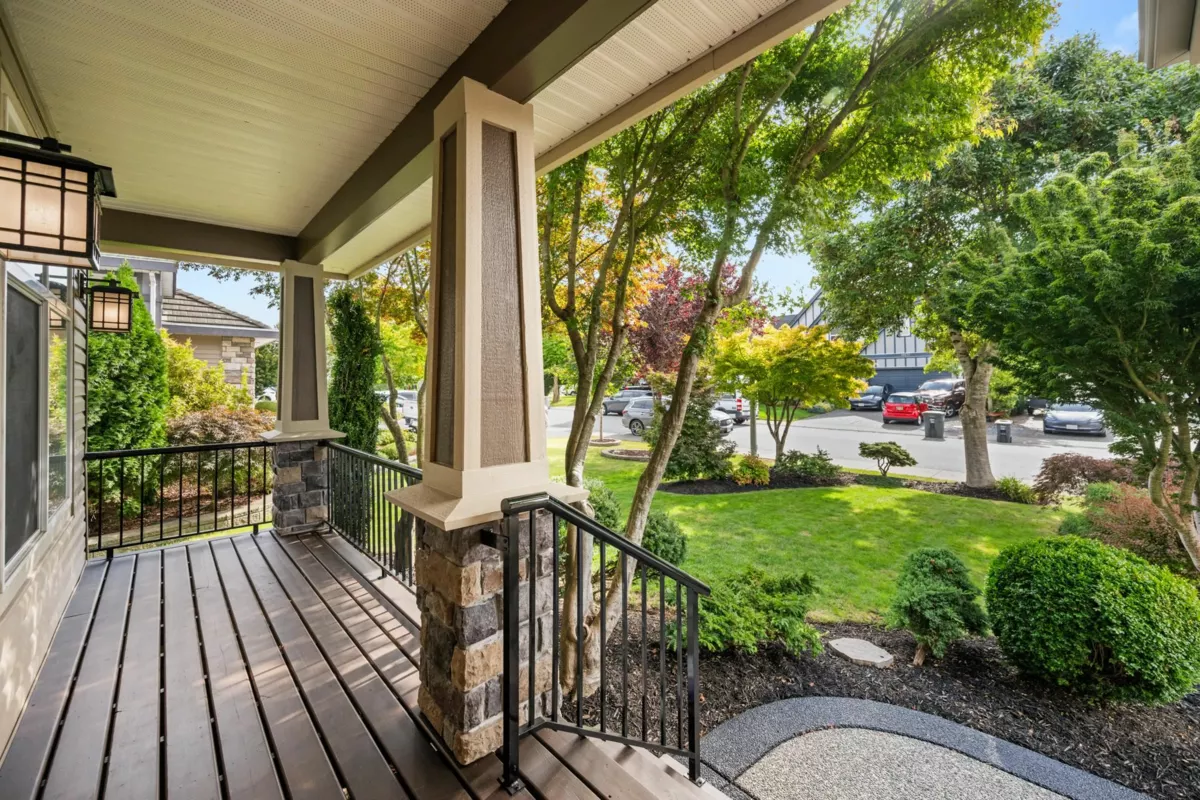 Living Room Photo of 18667 63a Avenue, Surrey, BC