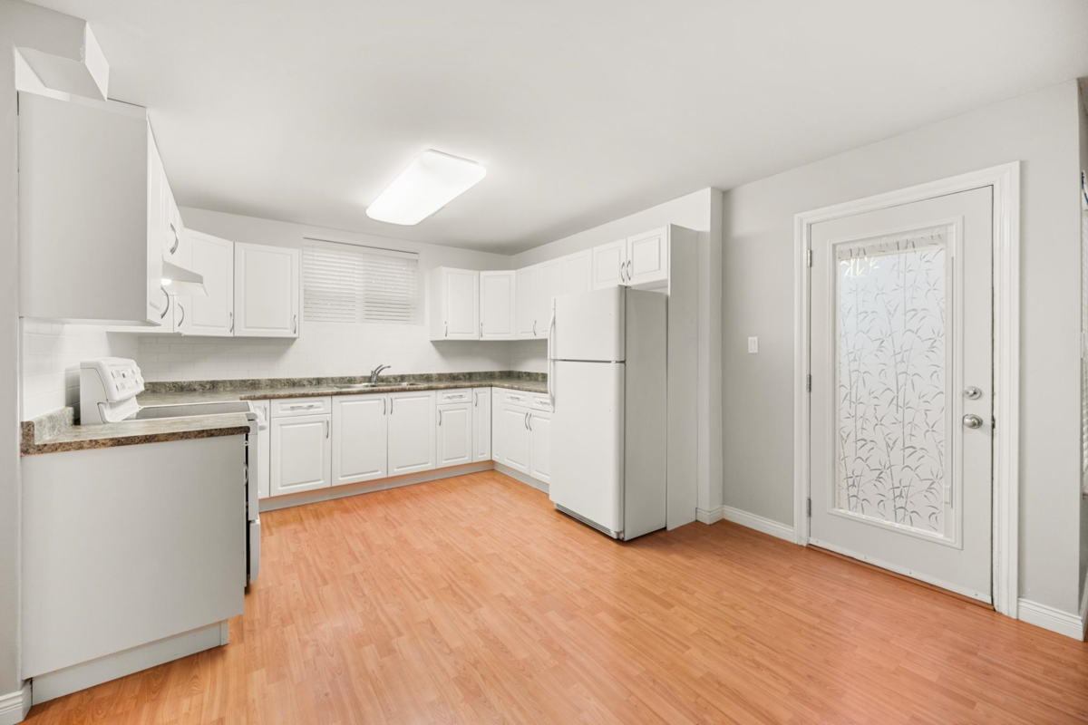 Mudroom Photo of 18667 63a Avenue, Surrey, BC