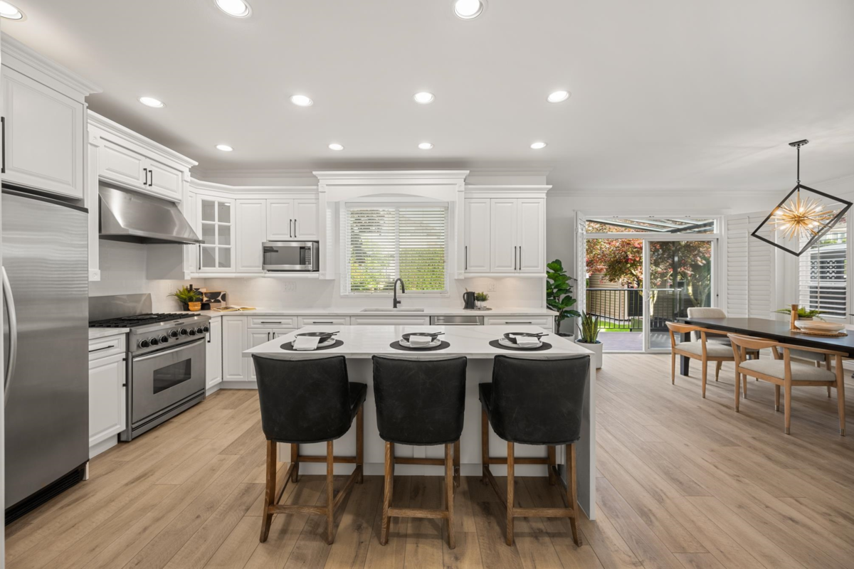 Walk-In Closet Photo of 18667 63a Avenue, Surrey, BC