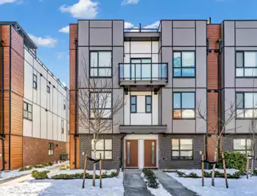 7 19760 55 Avenue, Langley, BC, Langley — Townhouse for sale