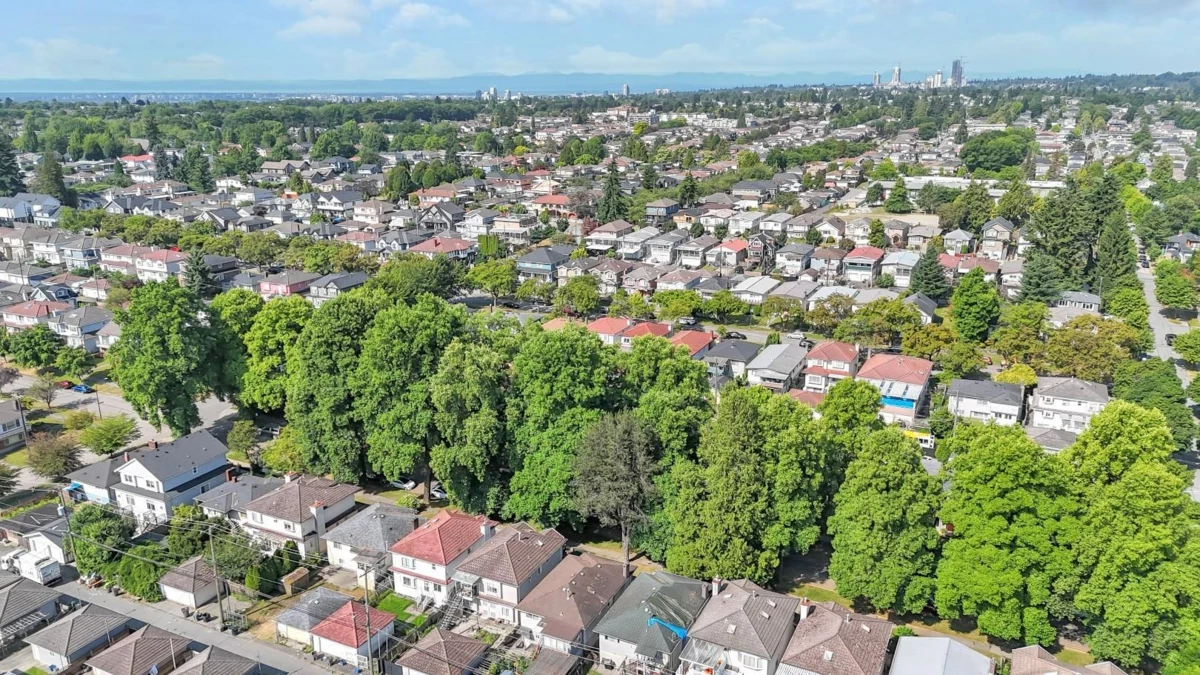 Kitchen Island Photo of 5338 Chambers Street, Vancouver, BC