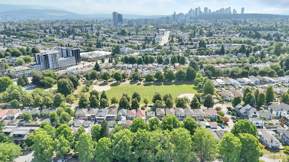 Walk-In Closet Photo of 5338 Chambers Street, Vancouver, BC