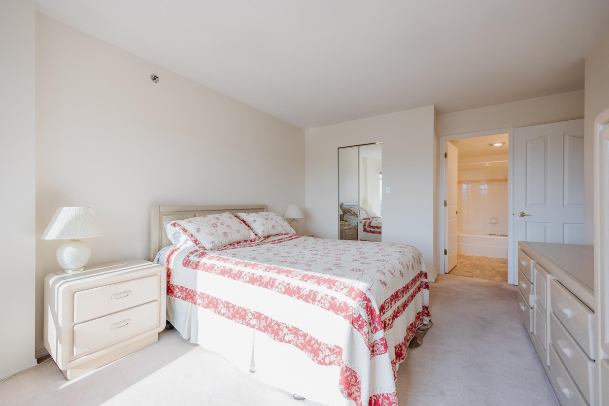 Hallway Photo of 705 3170 Gladwin Road, Abbotsford, BC