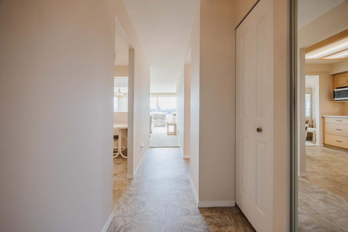Primary Bathroom Photo of 705 3170 Gladwin Road, Abbotsford, BC