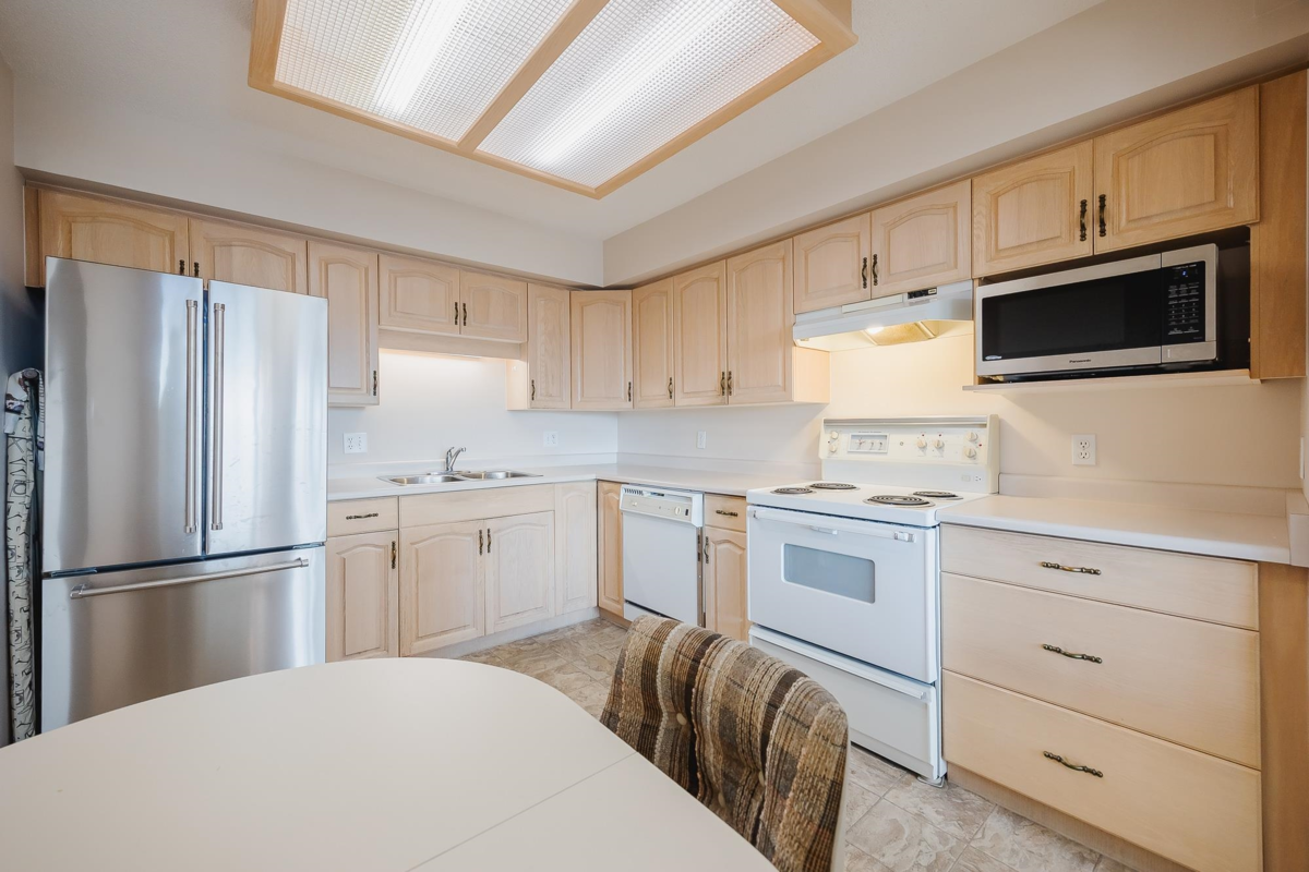 Primary Bedroom Photo of 705 3170 Gladwin Road, Abbotsford, BC