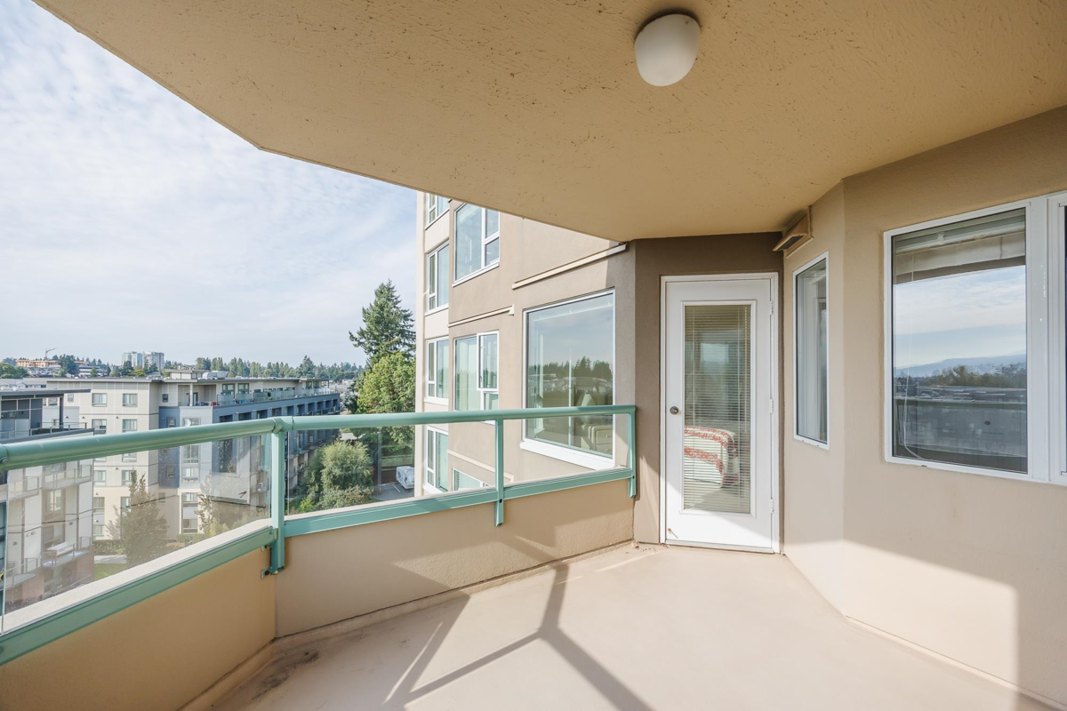 Swimming Pool Photo of 705 3170 Gladwin Road, Abbotsford, BC