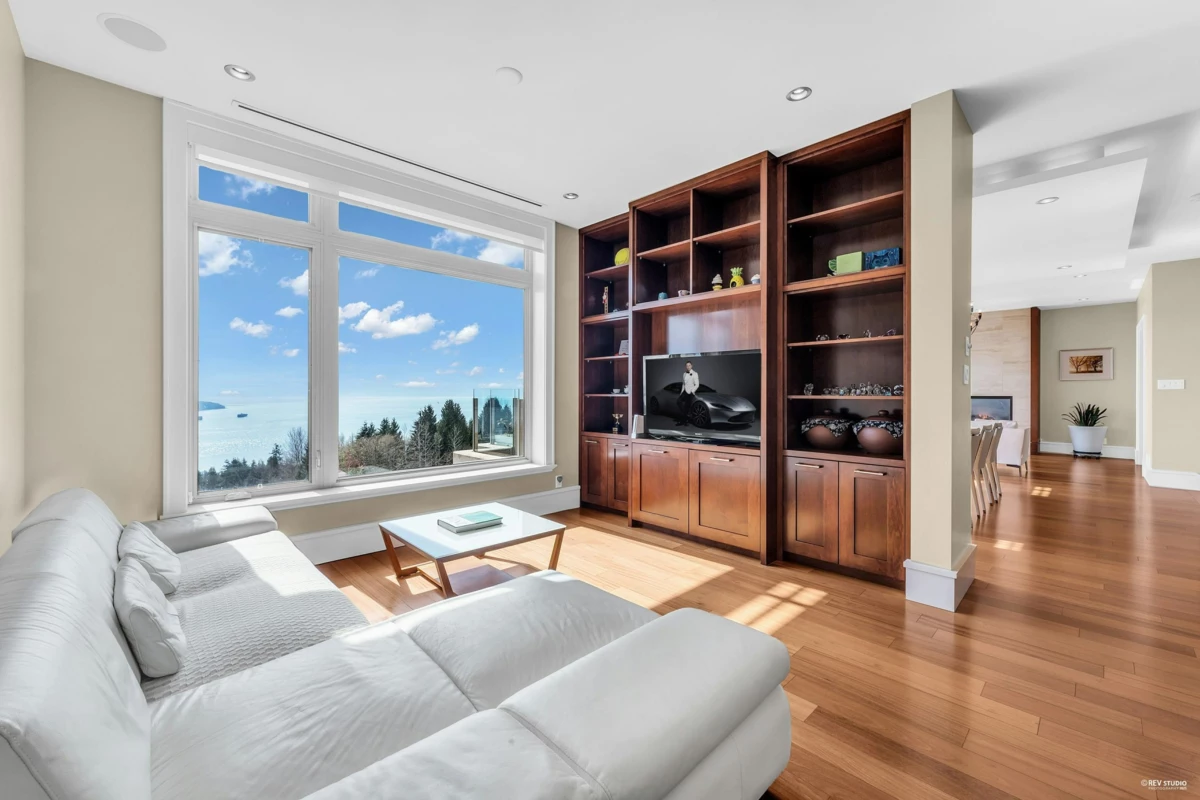 Entry Foyer Photo of 102 2575 Garden Court, West Vancouver, BC