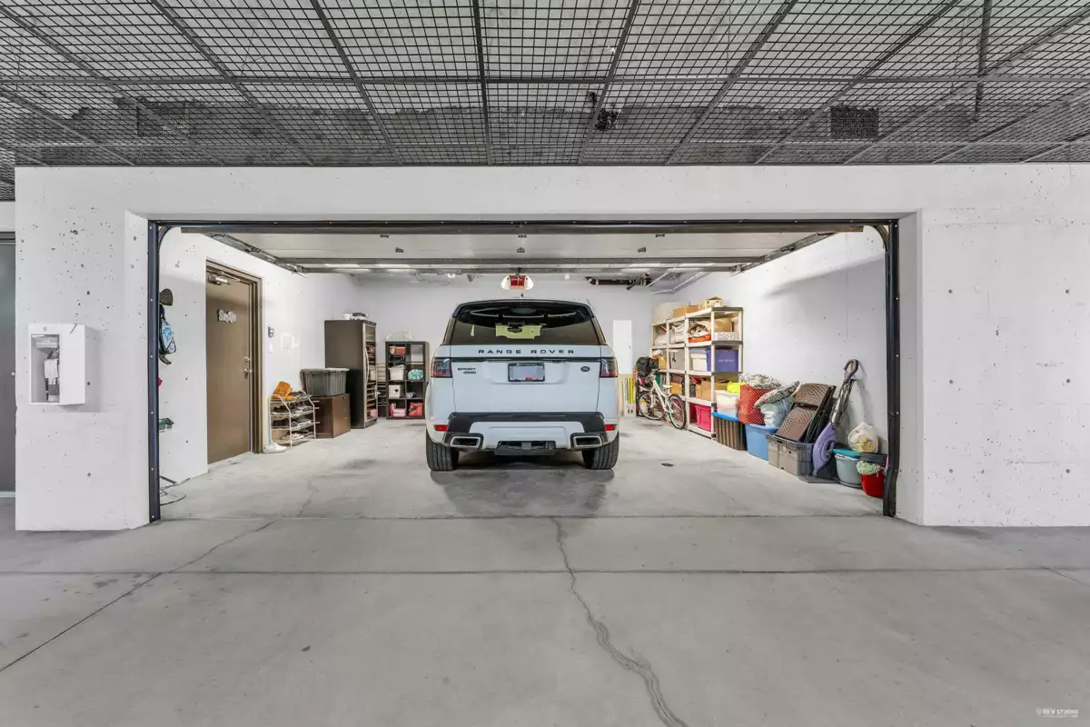 Fitness Center Photo Near 102 2575 Garden Court, West Vancouver, BC