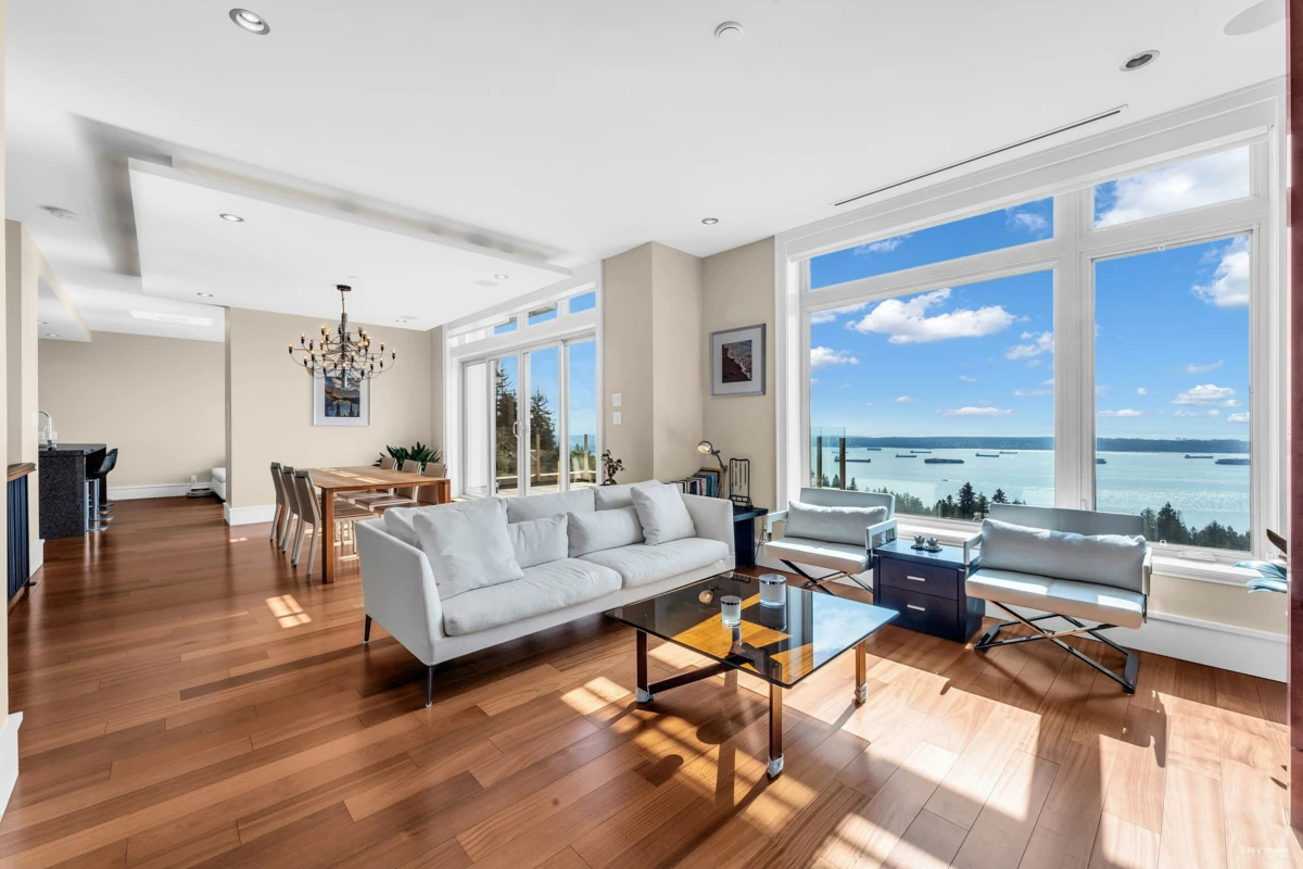 Kitchen Photo of 102 2575 Garden Court, West Vancouver, BC