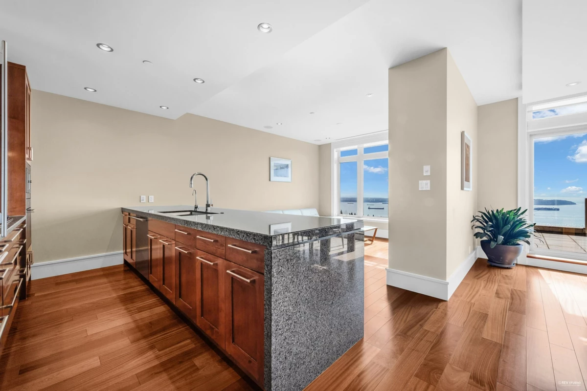 Office / Den Photo of 102 2575 Garden Court, West Vancouver, BC