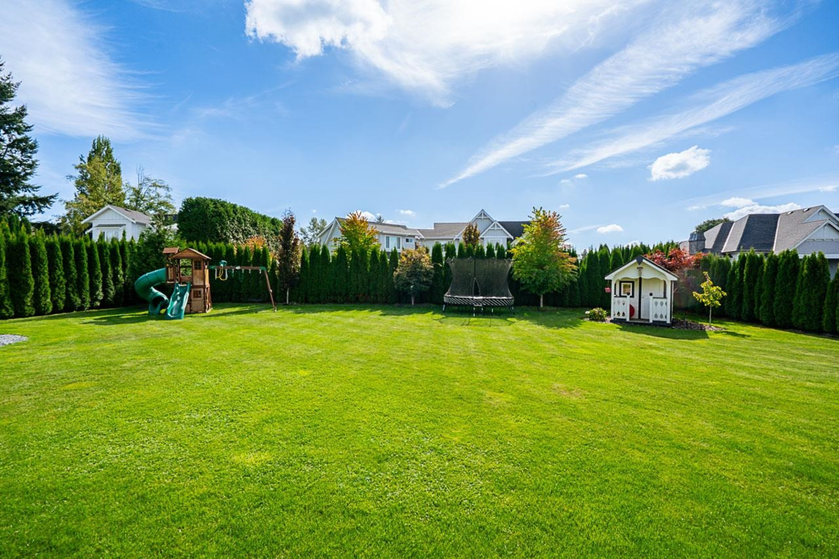 Hot Tub / Spa Photo of 1 23256 34a Avenue, Langley, BC