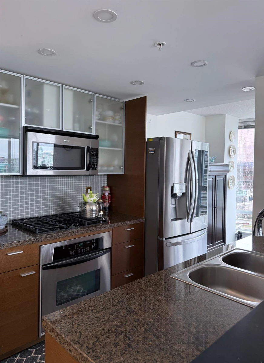 Kitchen Photo of 1106 980 Cooperage Way, Vancouver, BC