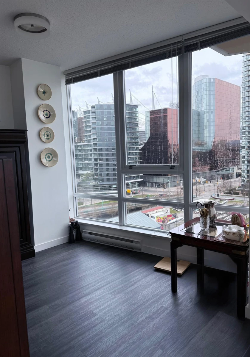 Walk-In Closet Photo of 1106 980 Cooperage Way, Vancouver, BC