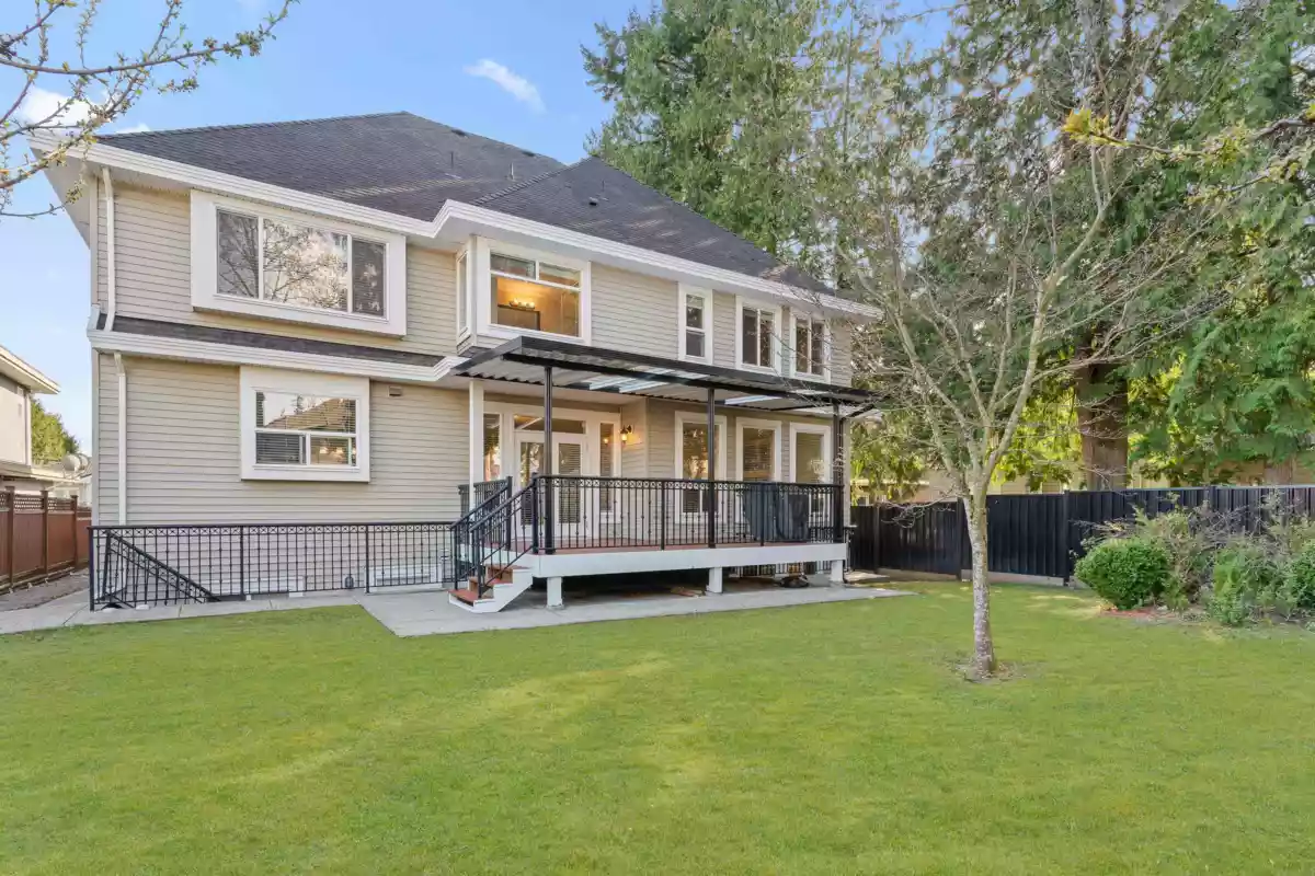 Garage Interior Photo of 14225 69a Avenue, Surrey, BC