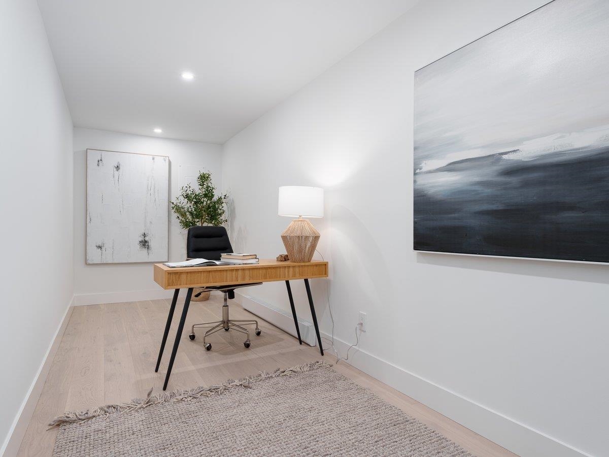Guest Bathroom Photo of 2508 Nelson Avenue, West Vancouver, BC