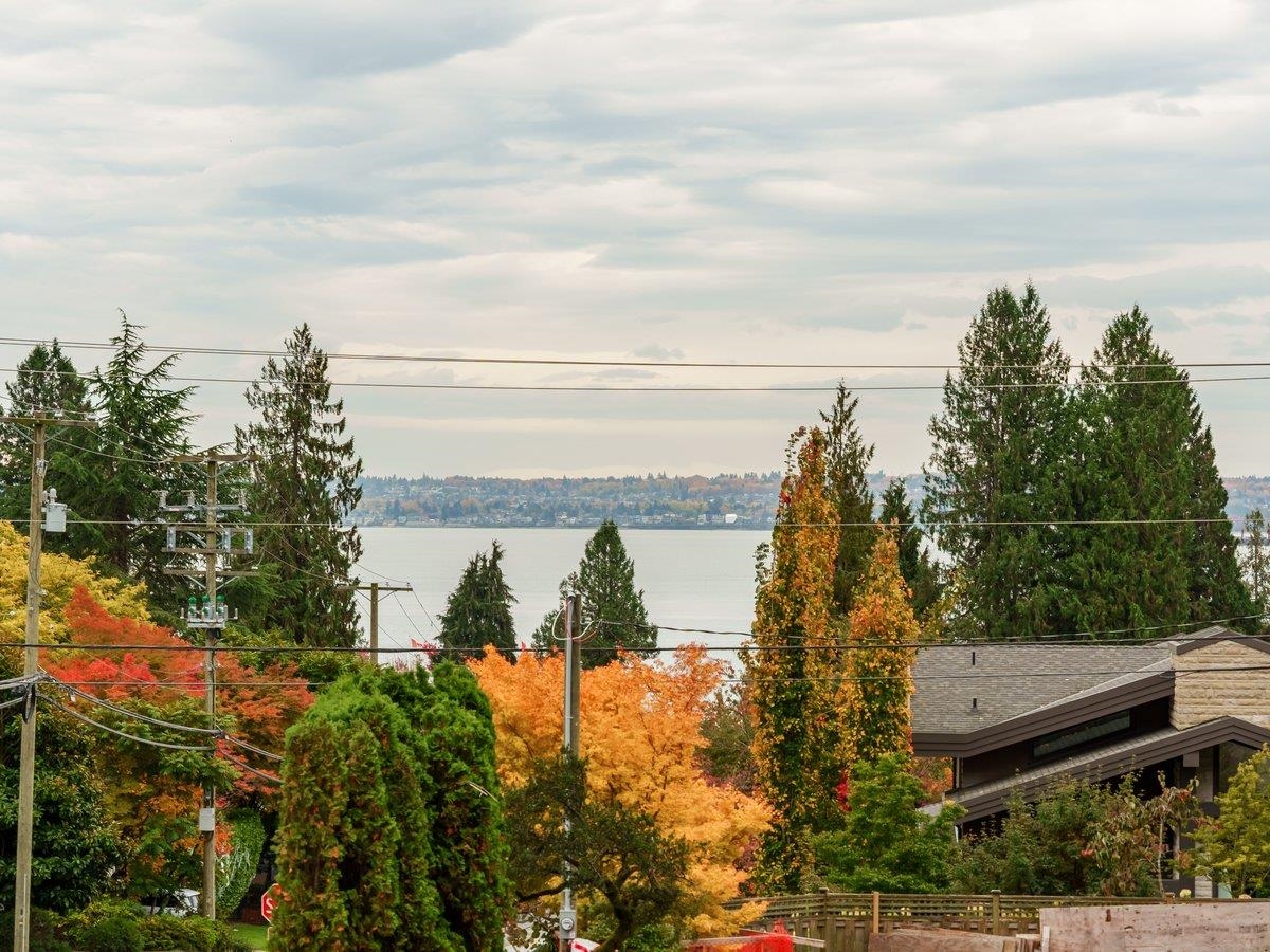 Laundry Room Photo of 2508 Nelson Avenue, West Vancouver, BC