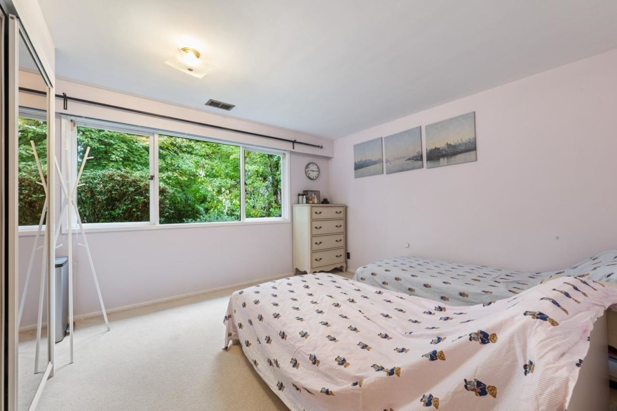 Bedroom 2 Photo of 977 Belvedere Drive, North Vancouver, BC