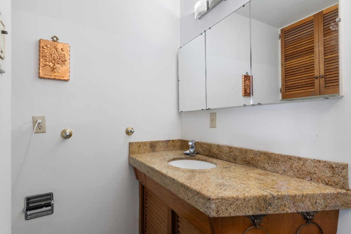 Bedroom 3 Photo of 977 Belvedere Drive, North Vancouver, BC