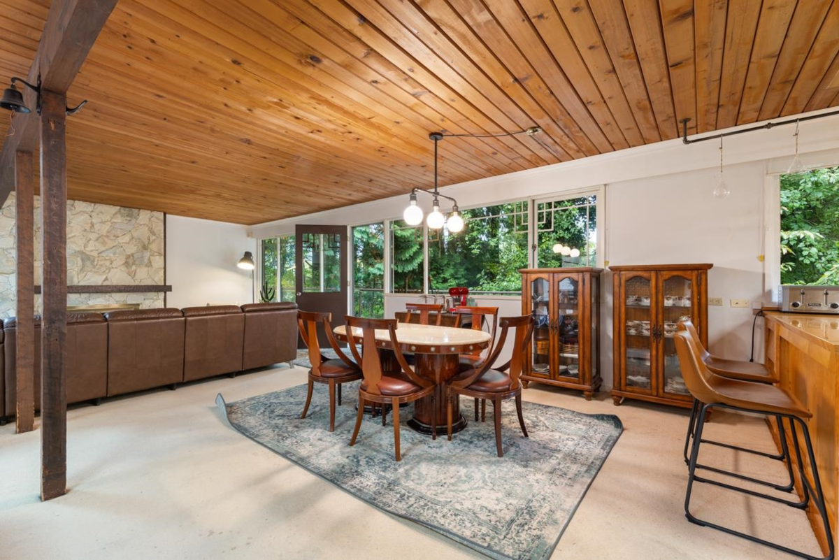 Pantry Photo of 977 Belvedere Drive, North Vancouver, BC